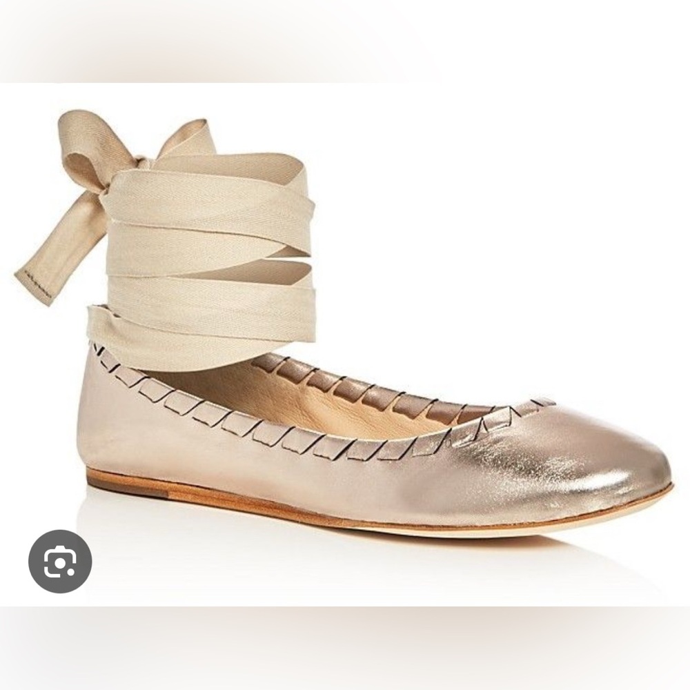 GUC Via Spiga Baylie flat in rose gold. Size 7.